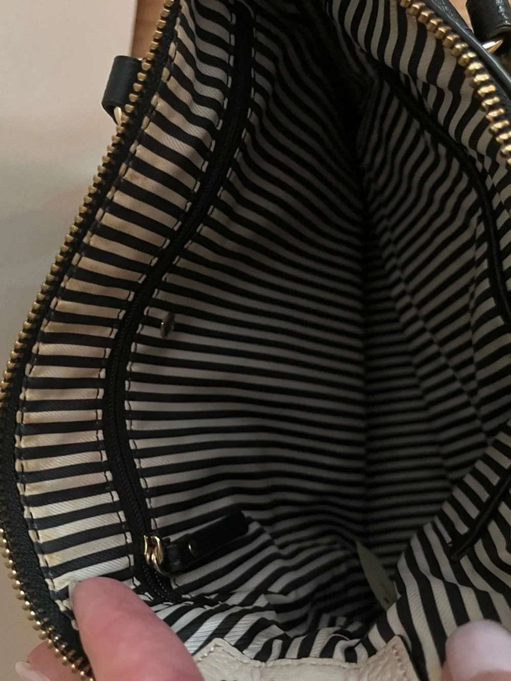 kate spade Two-Tone Black and Cream Crossbody Bag - Picture 7 of 10